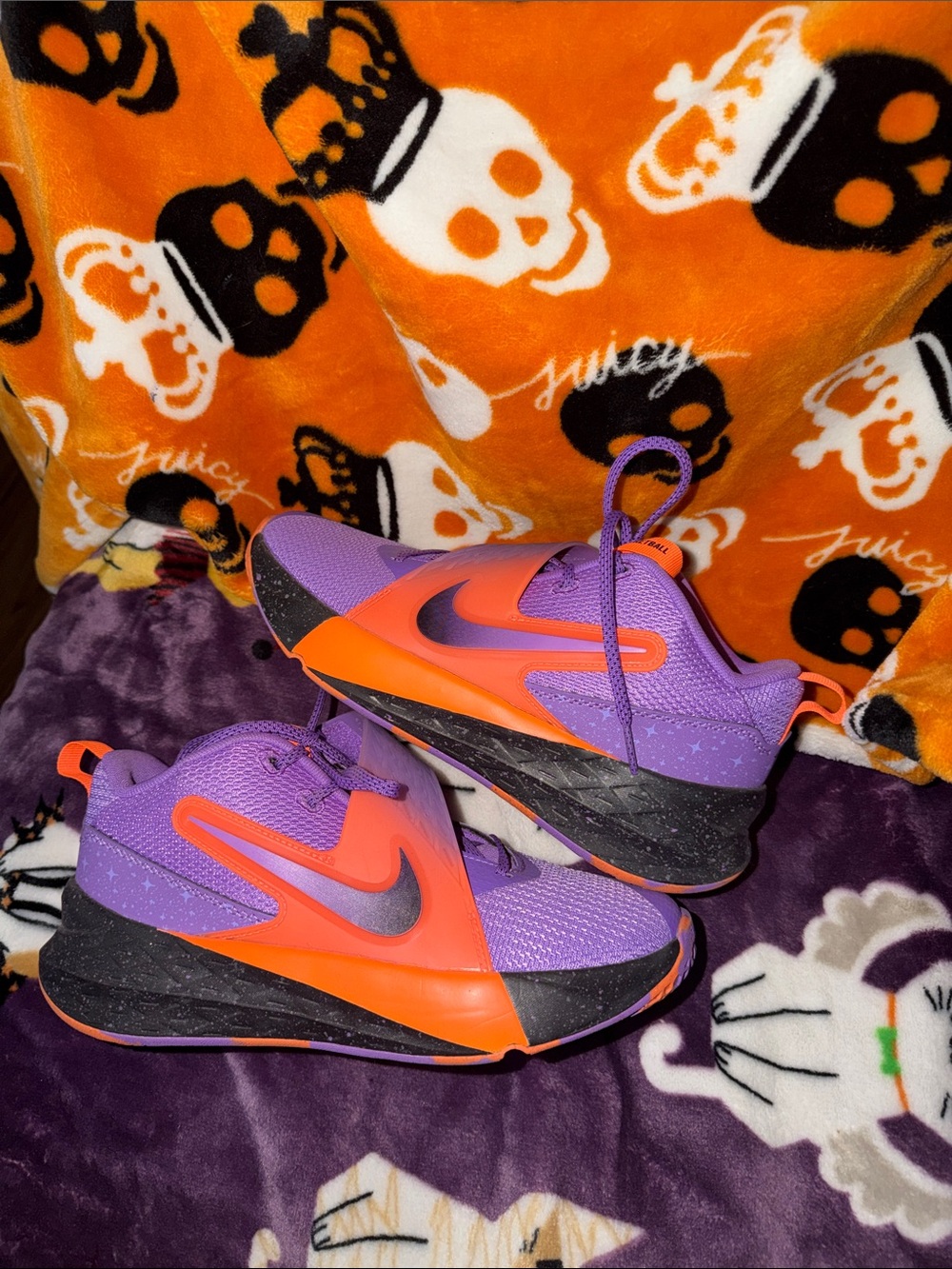 Nike purple/orange team hustle shoes 💜🧡